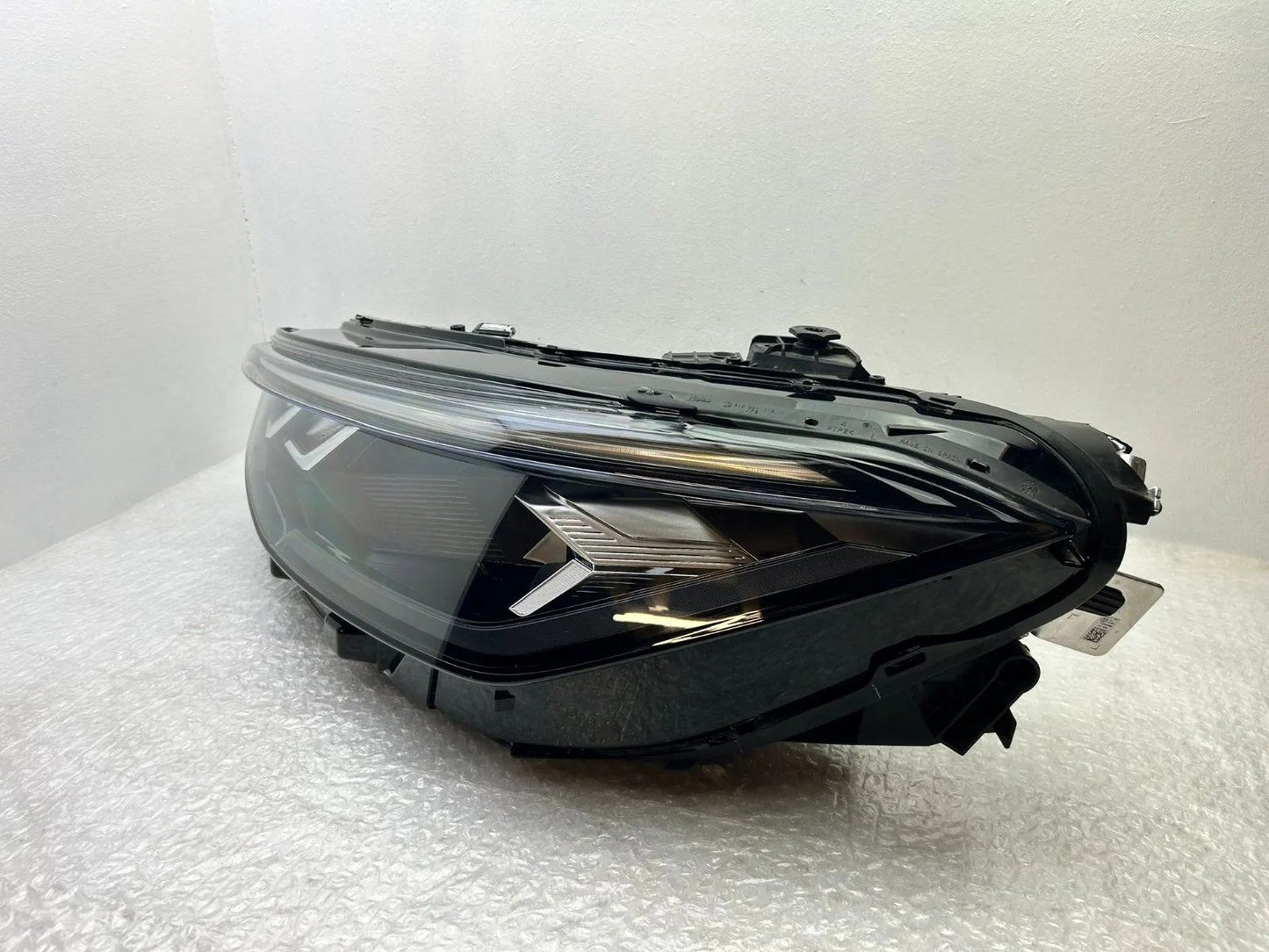 Original VW Passat B9 LED Scheinwerfer links 3J1941005