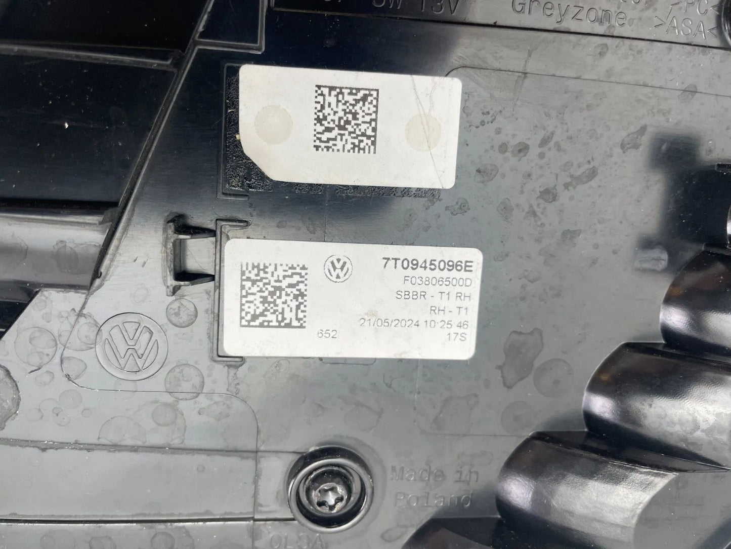 Original VW T7 Transporter Rückleuchte rechts 7T0945096E