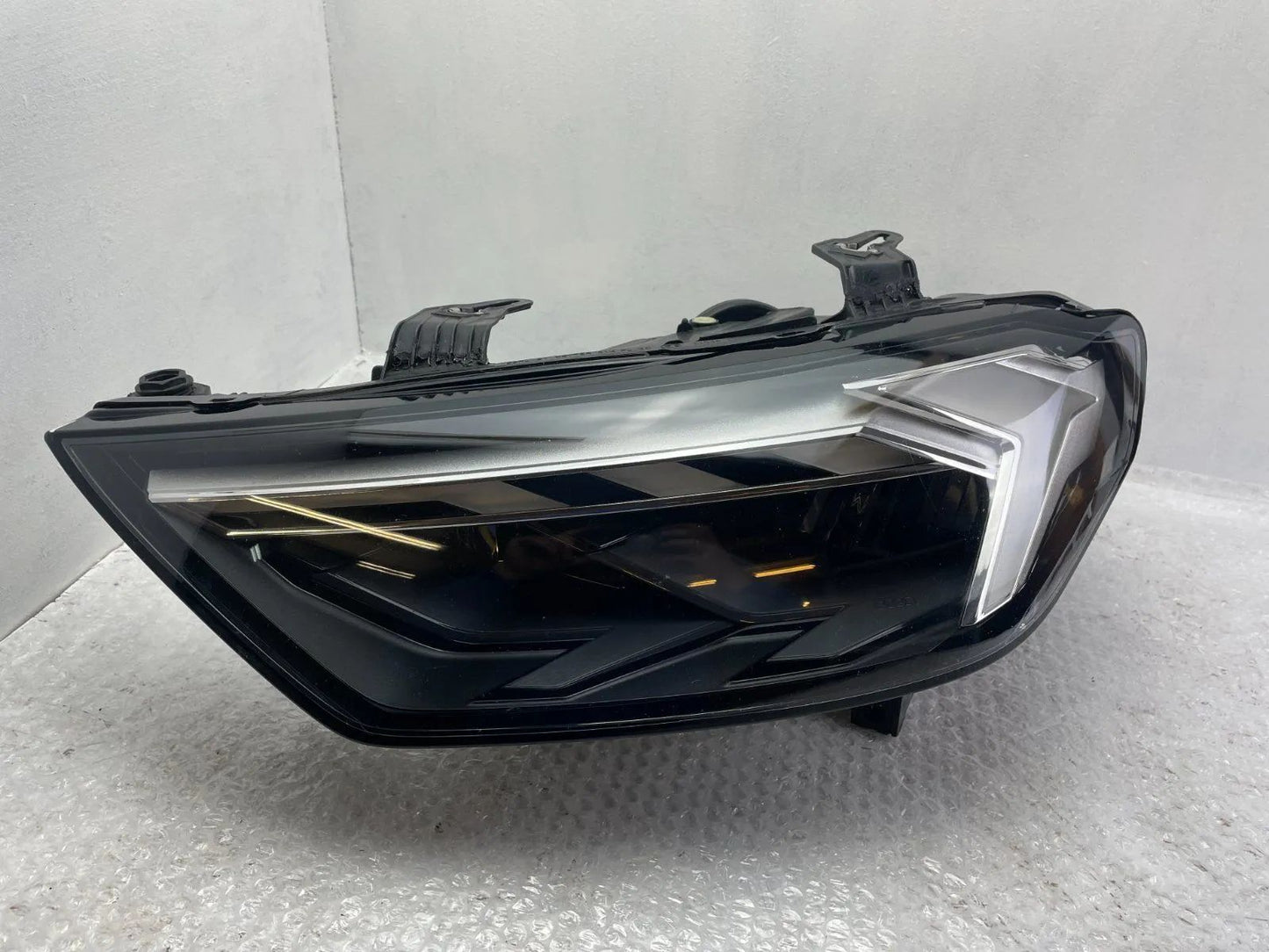 Original Audi A1 82A LED Scheinwerfer links 82A941033D