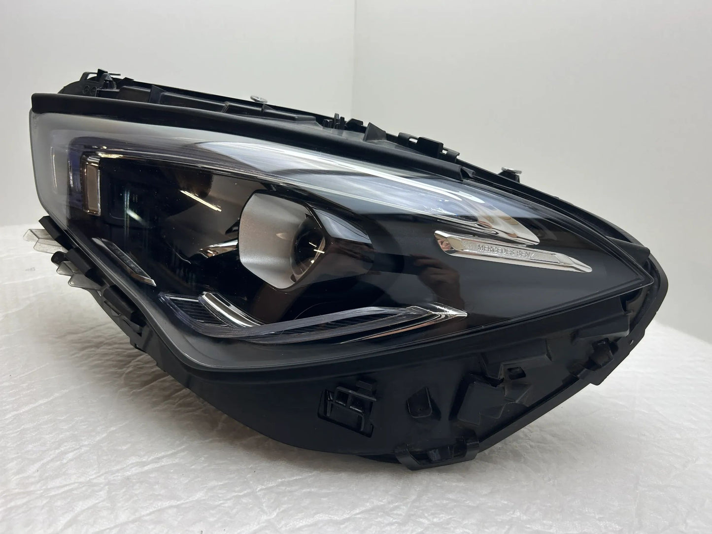 Original Mercedes CLA W118 LED Scheinwerfer links A1189068300