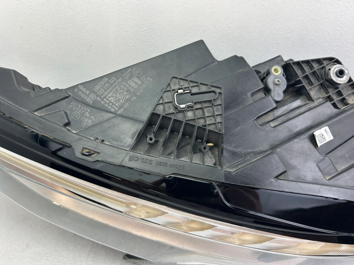 Original Audi A3 8Y LED Scheinwerfer links 8Y0941033