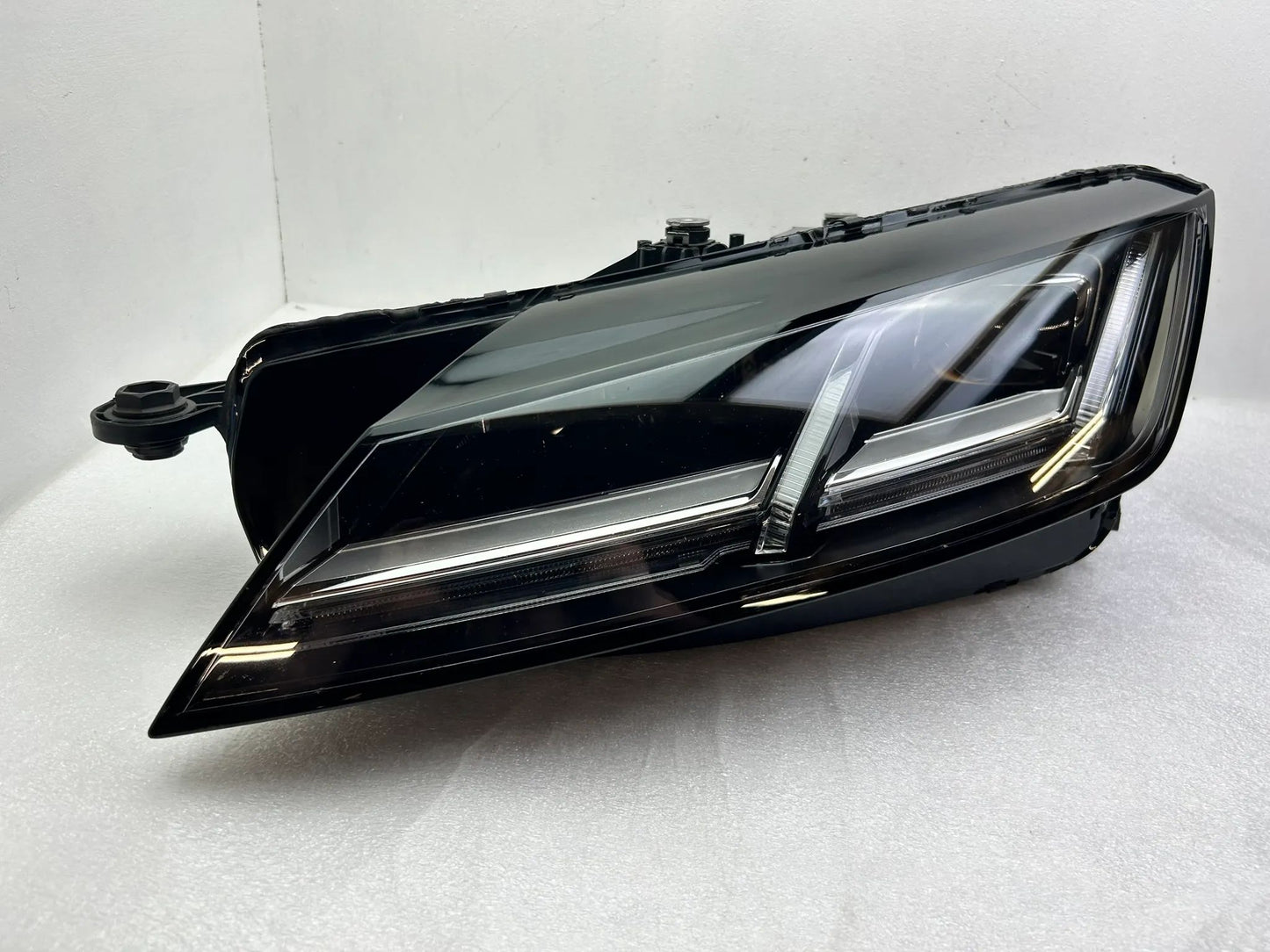 Original Audi TT 8S LED Scheinwerfer links 8S0941033F