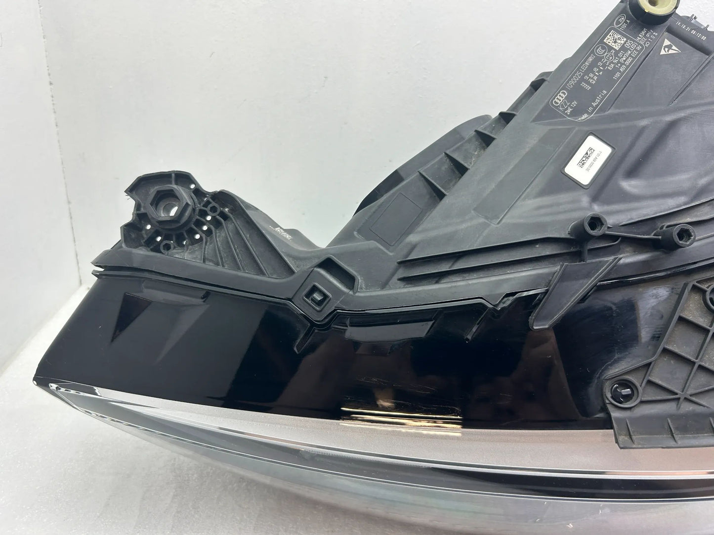 Original Audi Q3 F3 LED Scheinwerfer links 83A941011