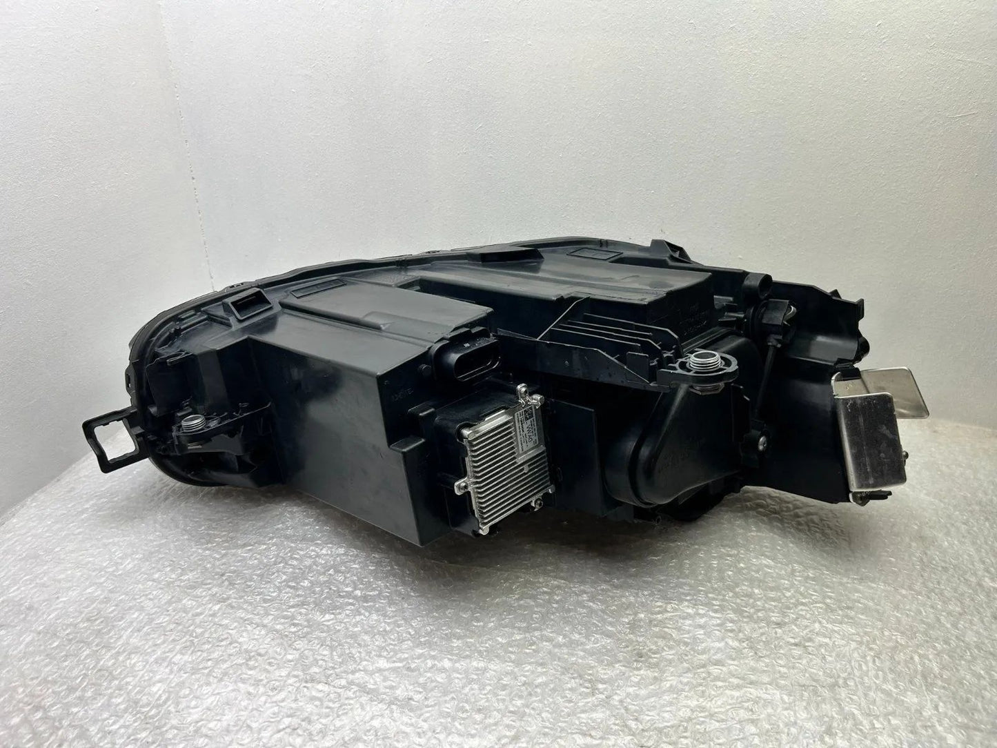 Original VW Passat B9 LED Scheinwerfer links 3J1941005