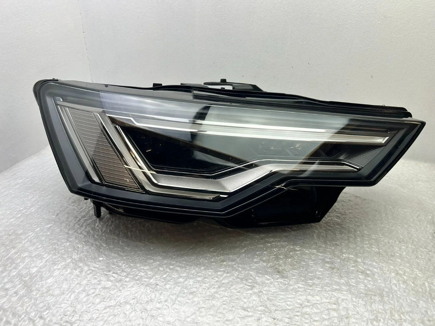 Original Audi A6 C8 4K LED Scheinwerfer rechts 4K0941040