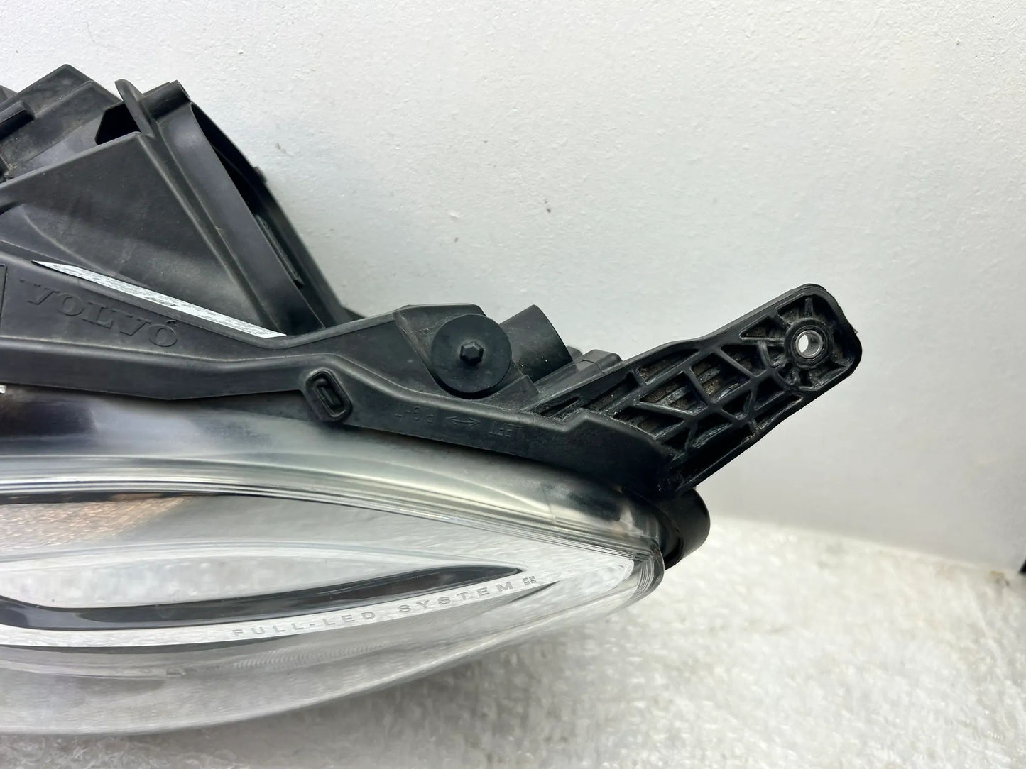 Original Volvo V40 LED Frontscheinwerfer links 31677018