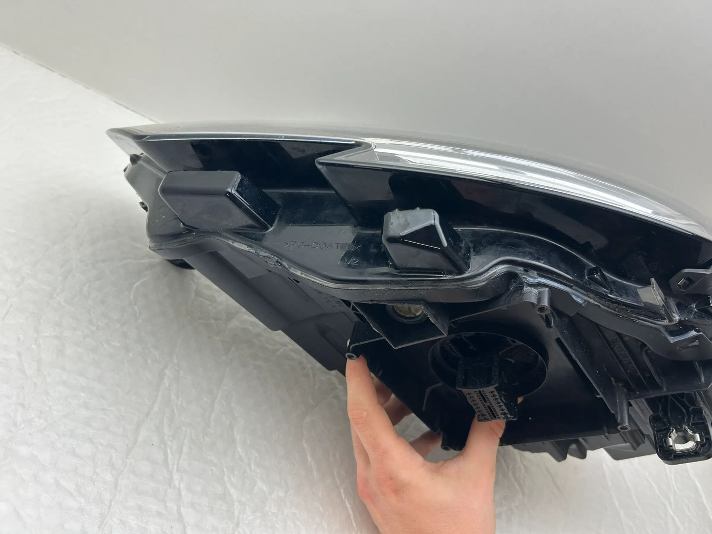 FRONTSCHEINWERFER LINKS VORNE 8V0941035