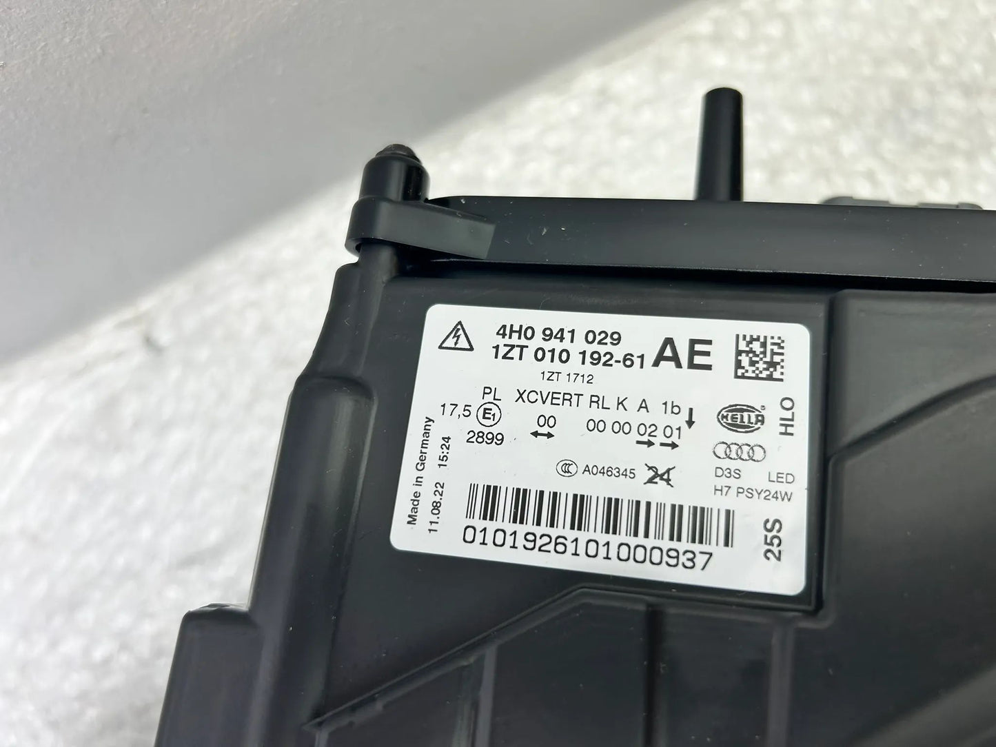 NEU Original Audi A8 4H Xenon Scheinwerfer links 4H0941029AE