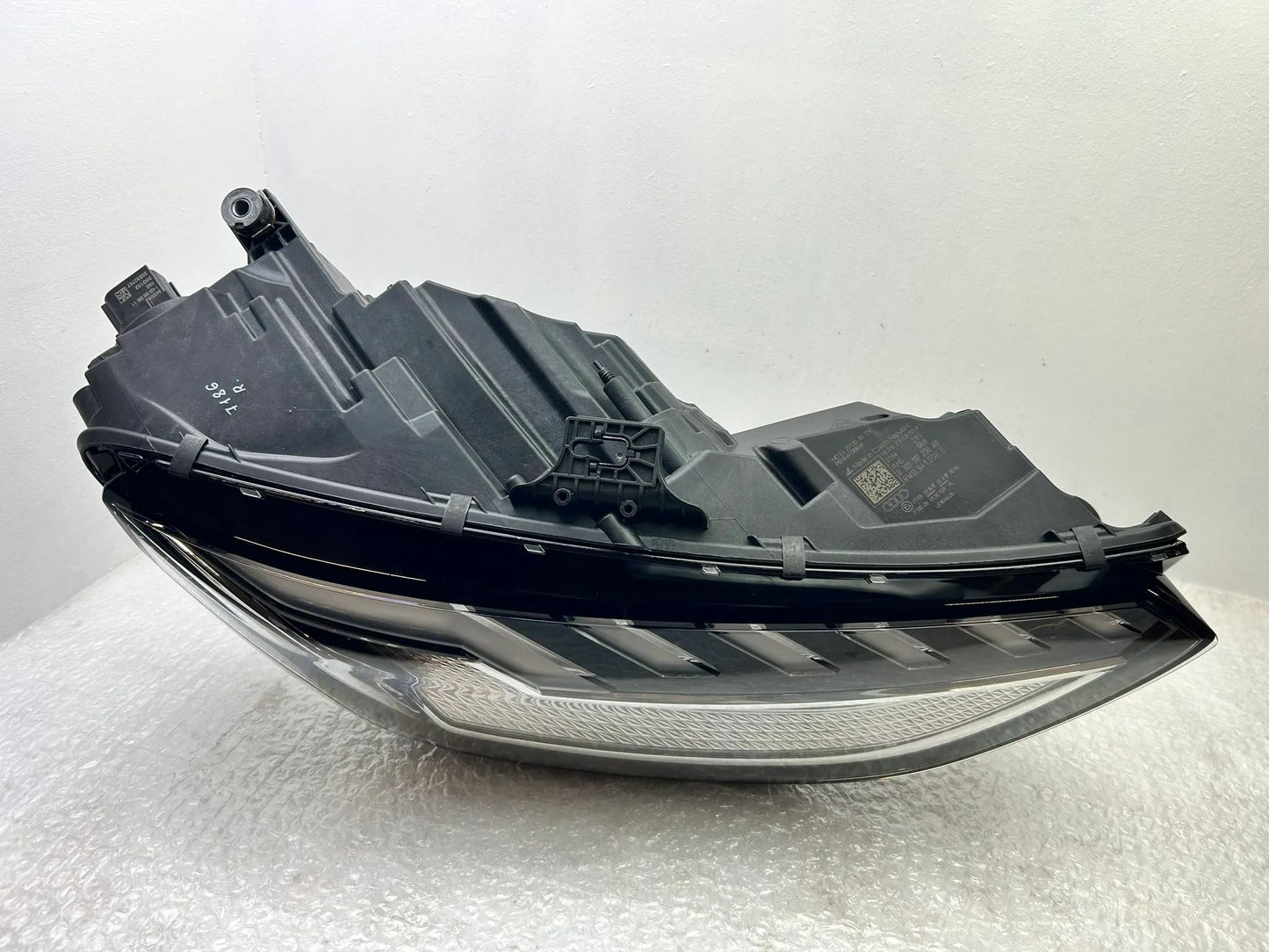 Original Audi A4 B9 8W LED Matrix Scheinwerfer rechts 8W0941036E