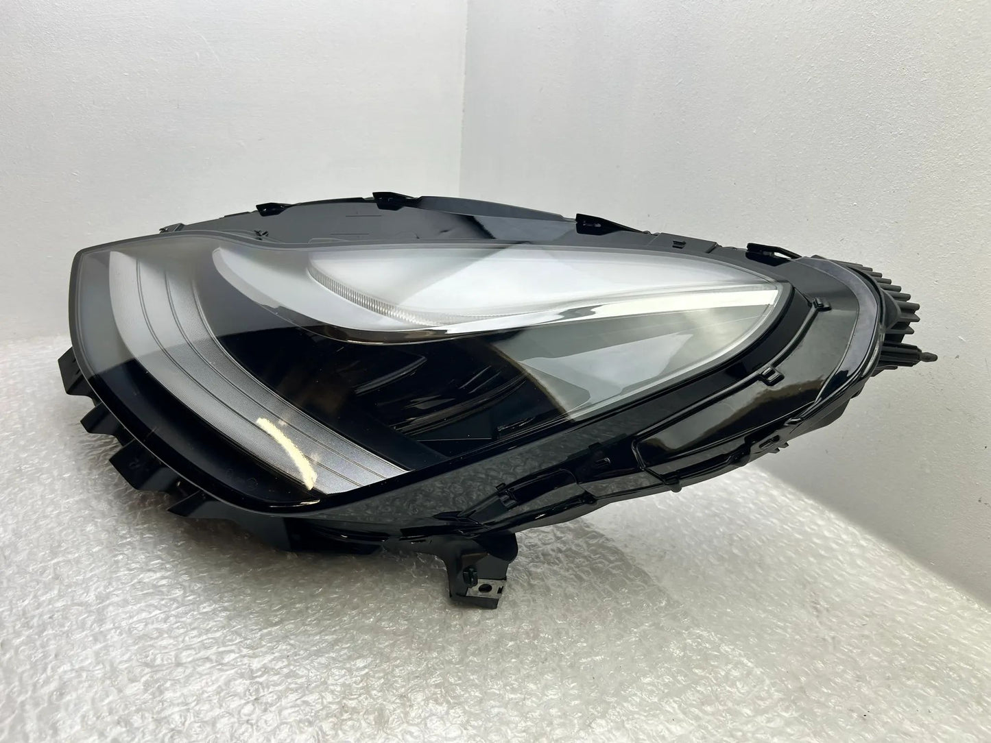 Original Tesla Model 3 LED Scheinwerfer links 1077375-00-C