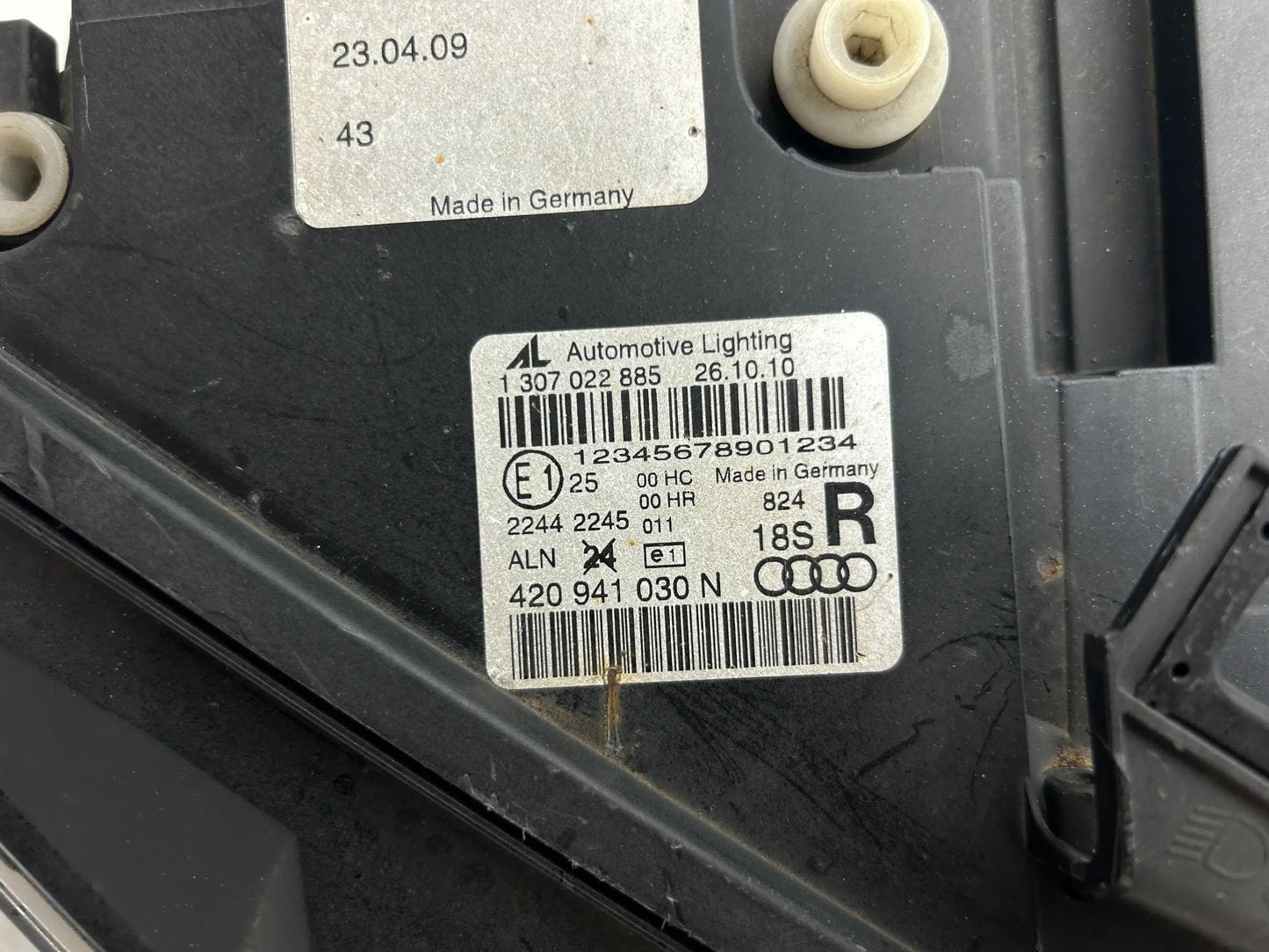 Original Audi R8 420 Voll  LED Scheinwerfer rechts 420941030N