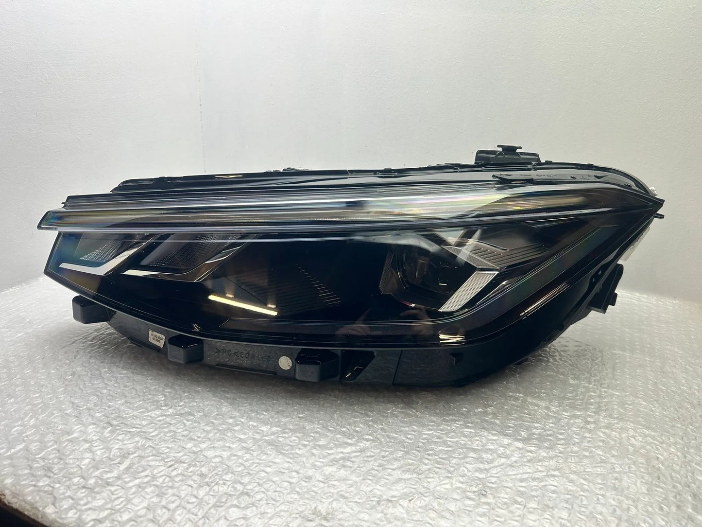 Original VW Passat B9 LED Scheinwerfer links 3J1941005