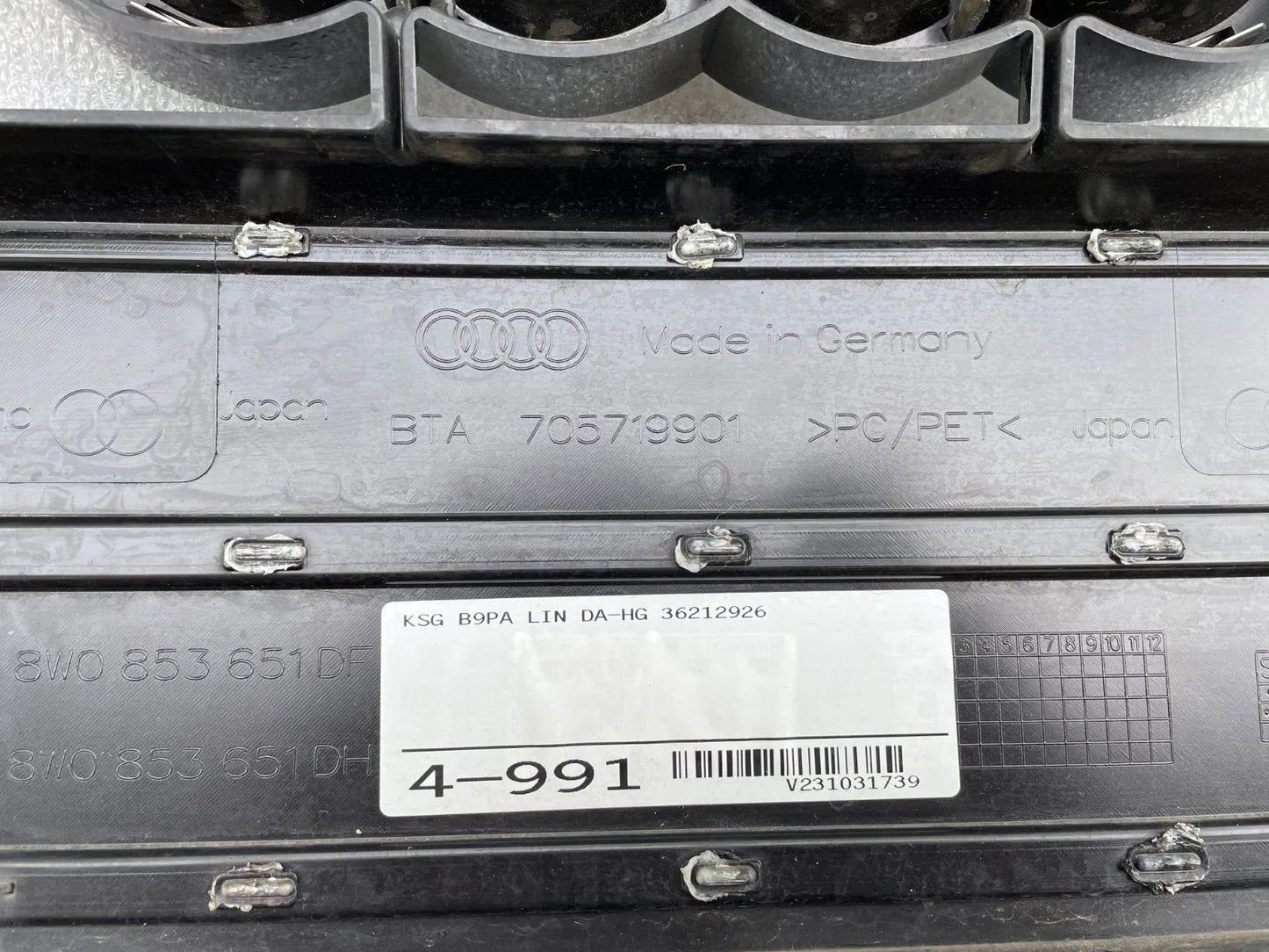 Original Audi A4 B9 8W Kühlergrill Frontgrill Grill 8W0853654DF