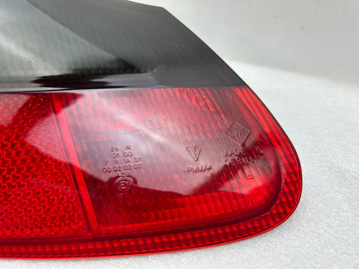 Porsche Boxster 986 Rückleuchte  links schwarz 98663140303