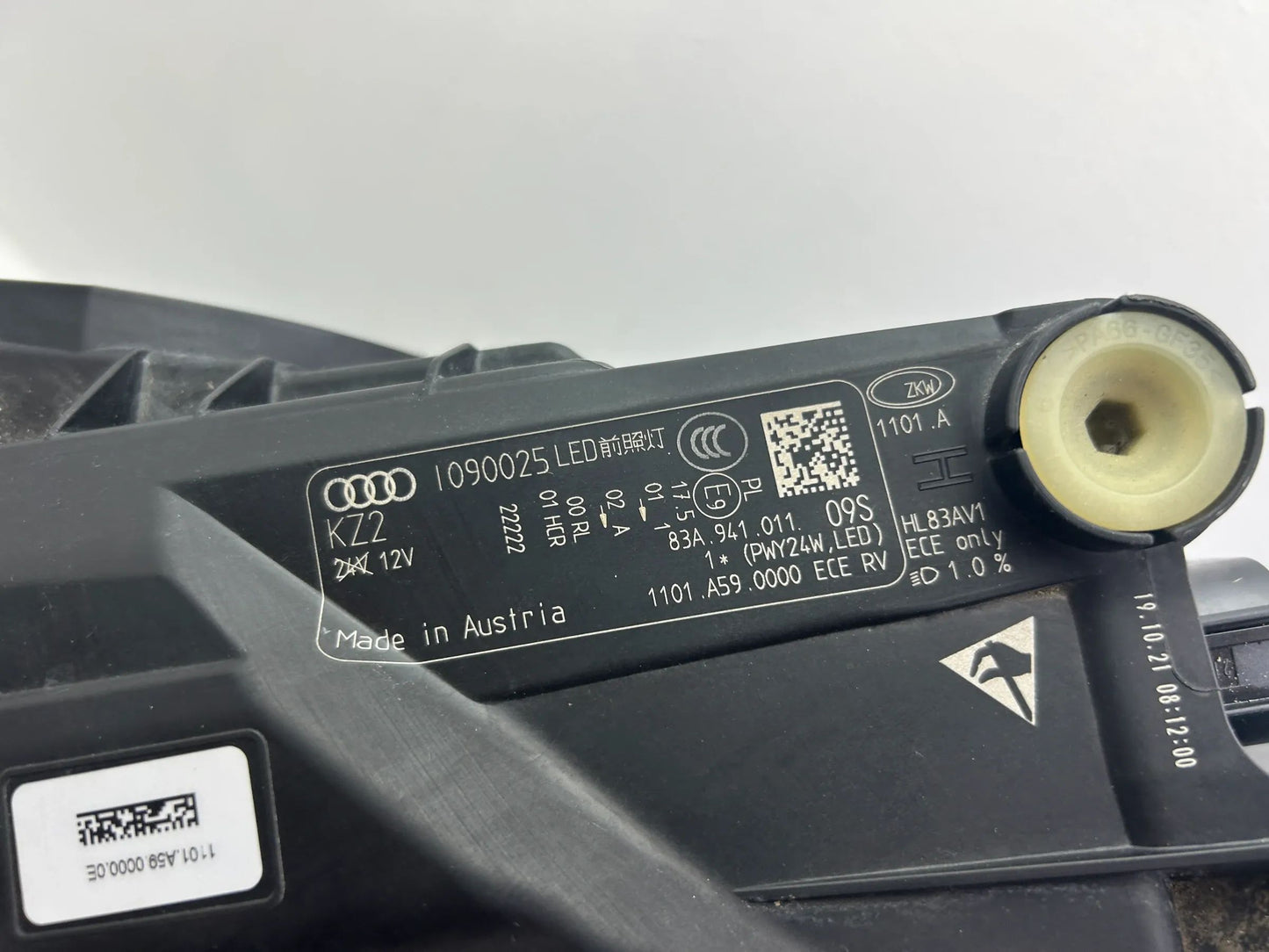 Original Audi Q3 F3 LED Scheinwerfer links 83A941011