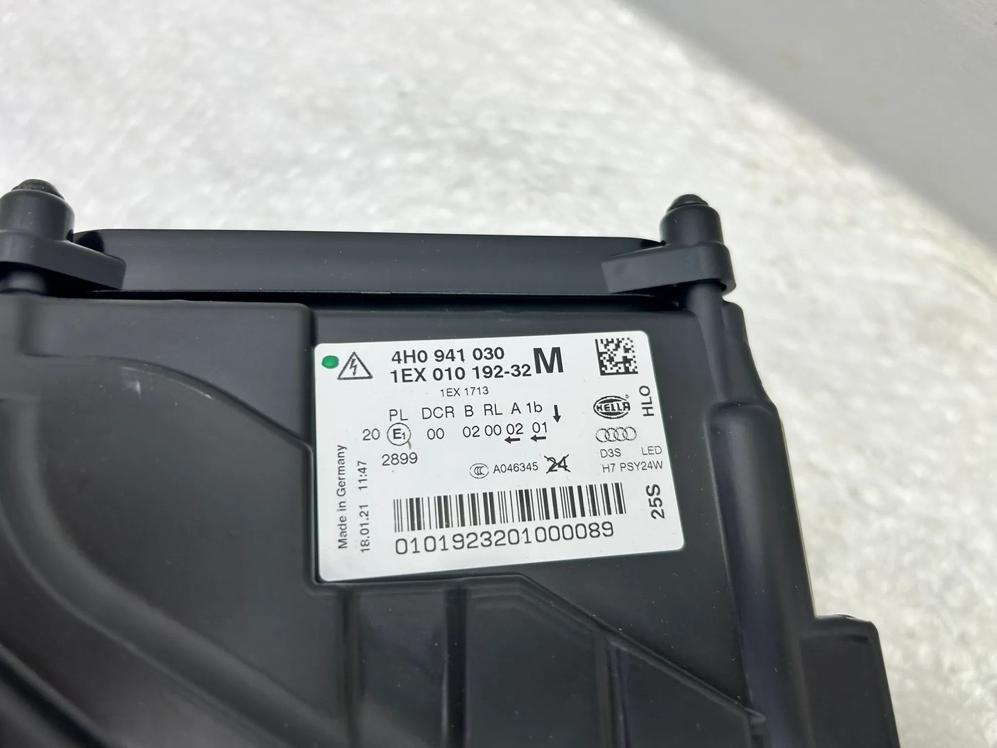 NEU Original Audi A8 4H Xenon Scheinwerfer rechts 4H0941030M