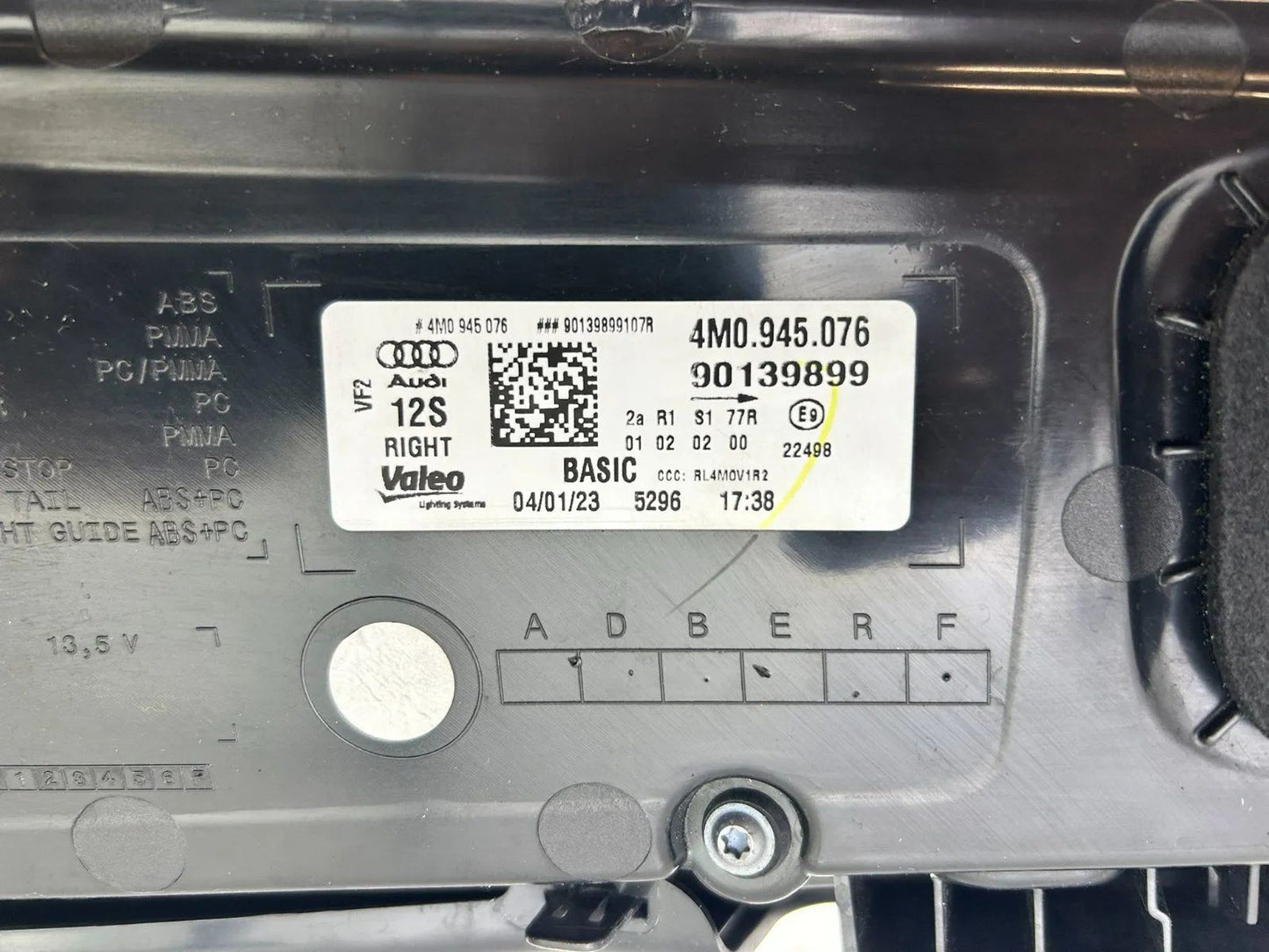 Original Audi Q7 4M LED Rückleuchte Rücklicht rechts 4M0945076