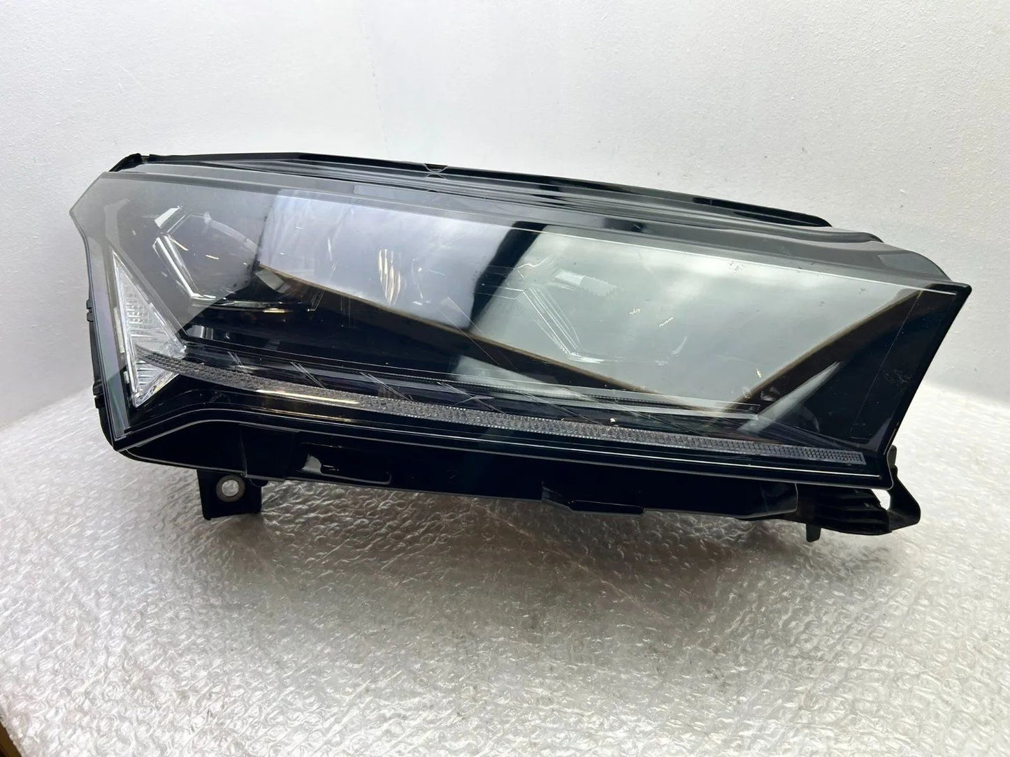 Original Skoda Enyaq IV LED Scheinwerfer rechts 5LB941016B