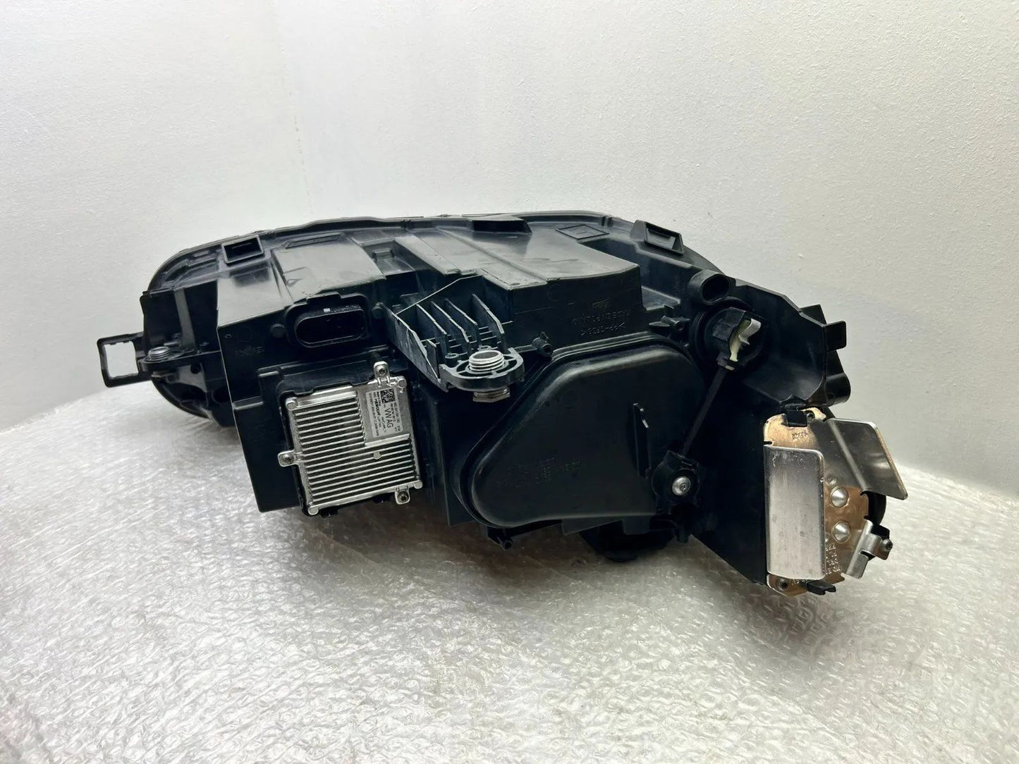 Original VW Passat B9 LED Scheinwerfer links 3J1941005