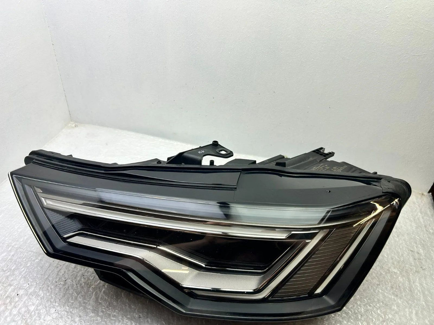 Original Audi A6 C8 4K LED Scheinwerfer links 4K0941039