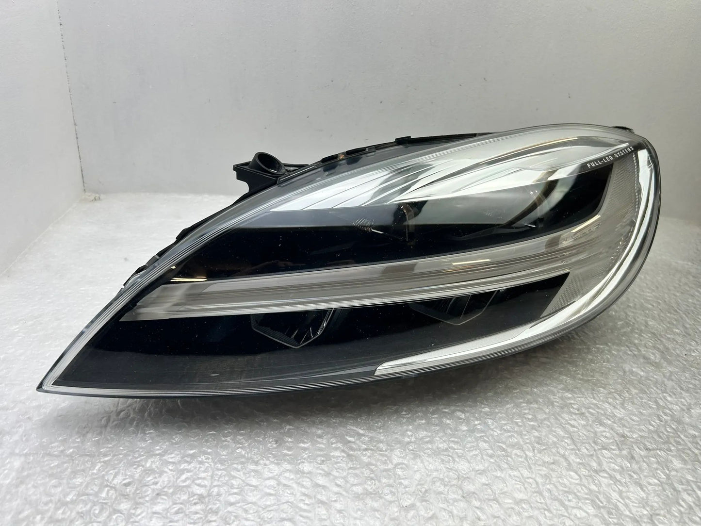 Original Volvo V40 LED Frontscheinwerfer links 31677018