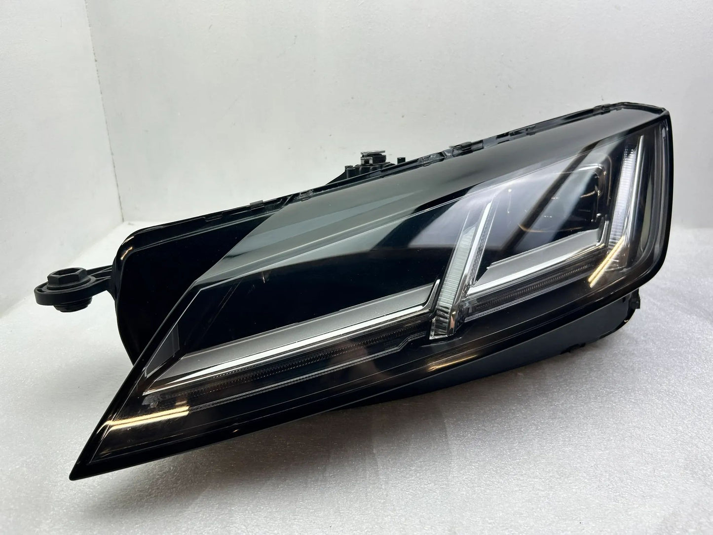 Original Audi TT 8S LED Scheinwerfer links 8S0941035