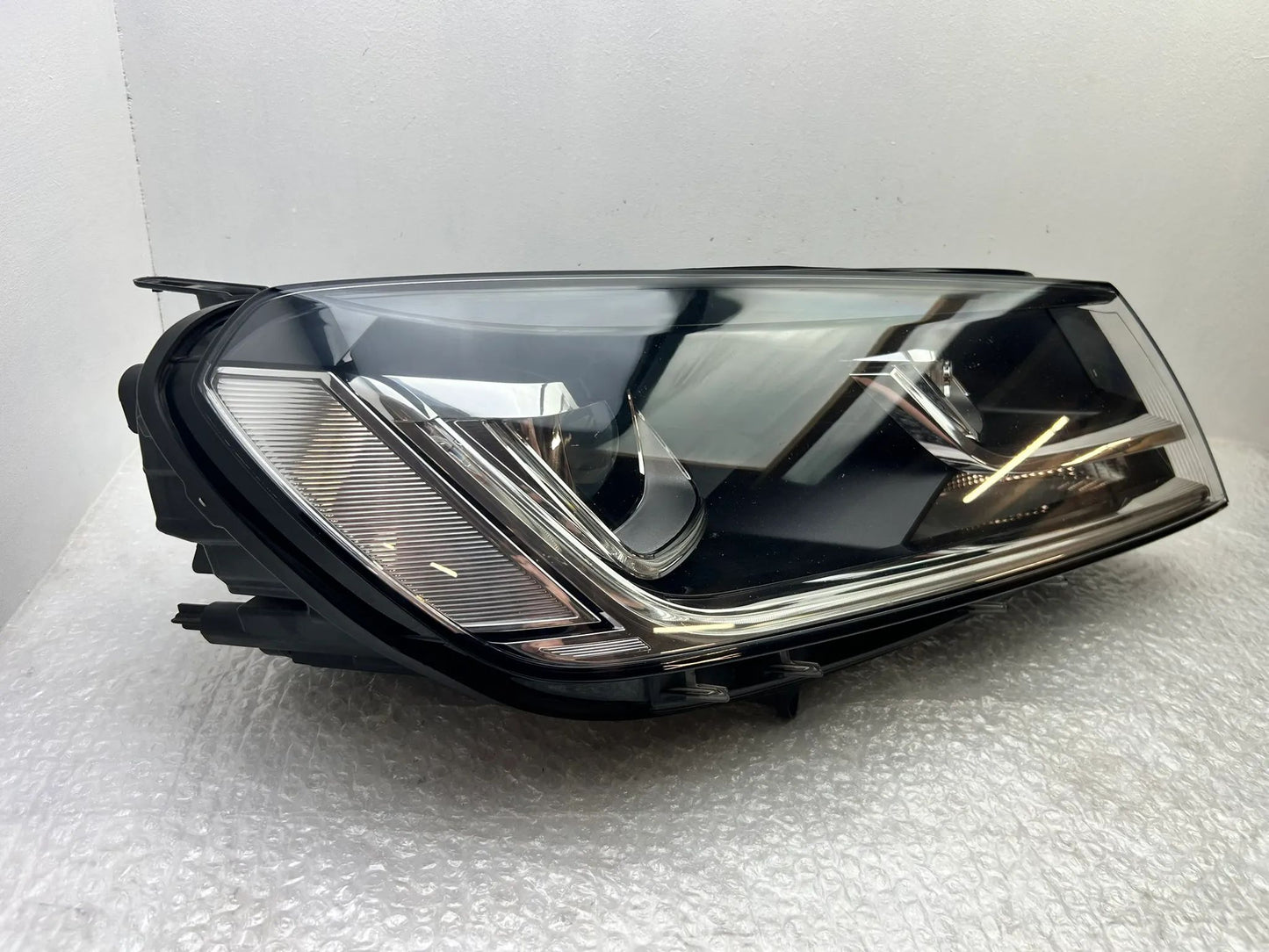 Original VW Touareg II 7P Bi-Xenon Scheinwerfer rechts 7P1941752B