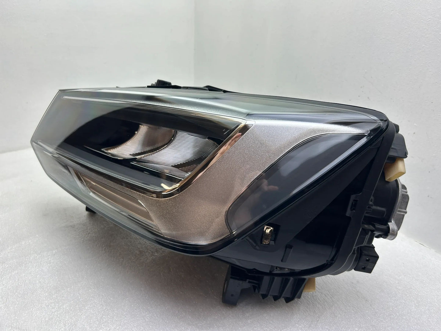 Original Audi Q2 81A LED Scheinwerfer links 81A941011C