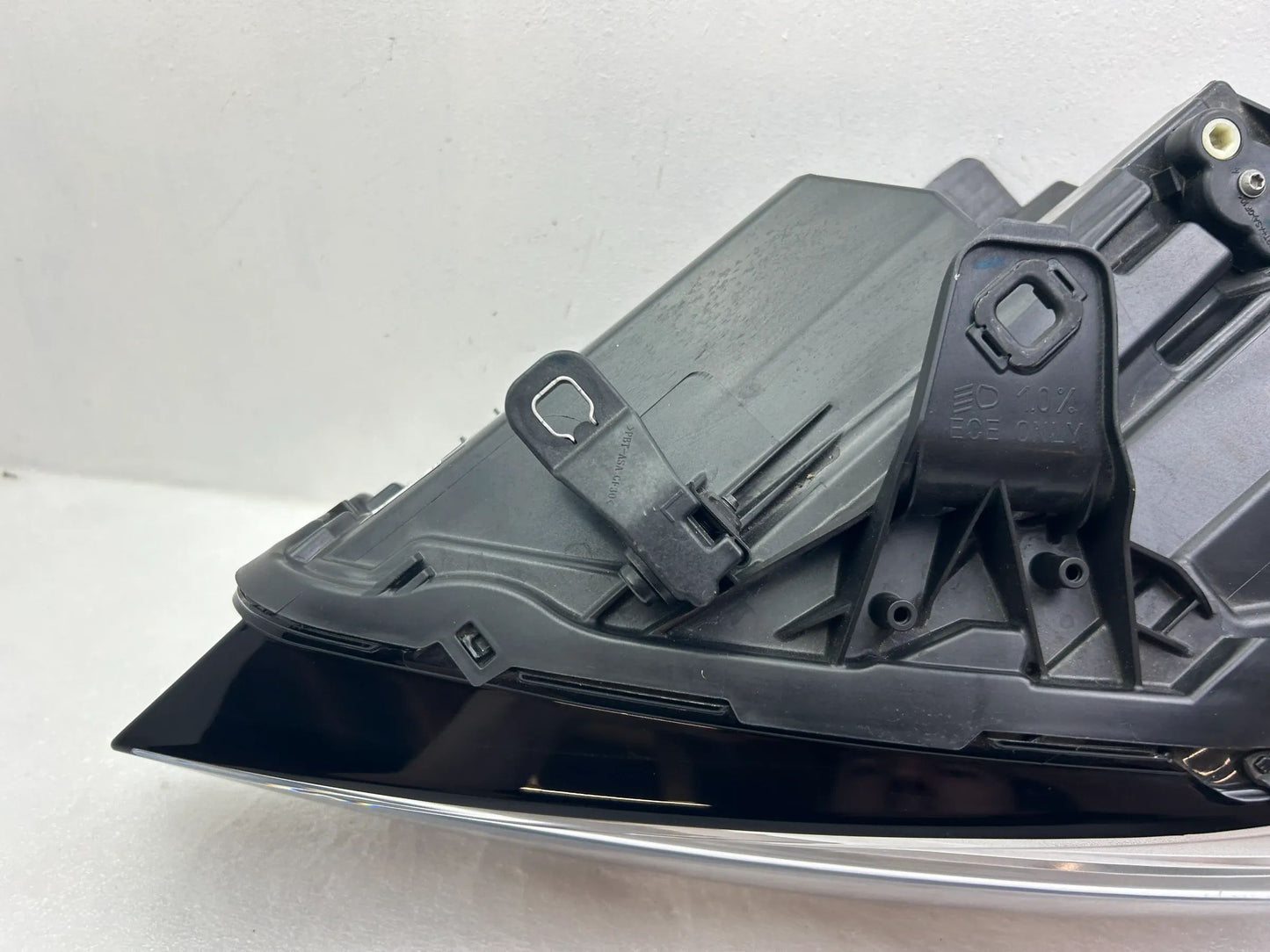 Original Audi Q2 81A LED Scheinwerfer links 81A941011C