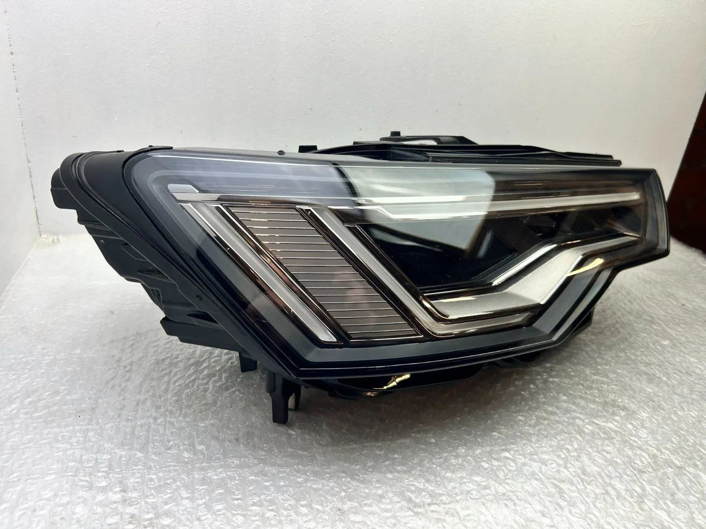 Original Audi A6 C8 4K LED Scheinwerfer rechts 4K0941040