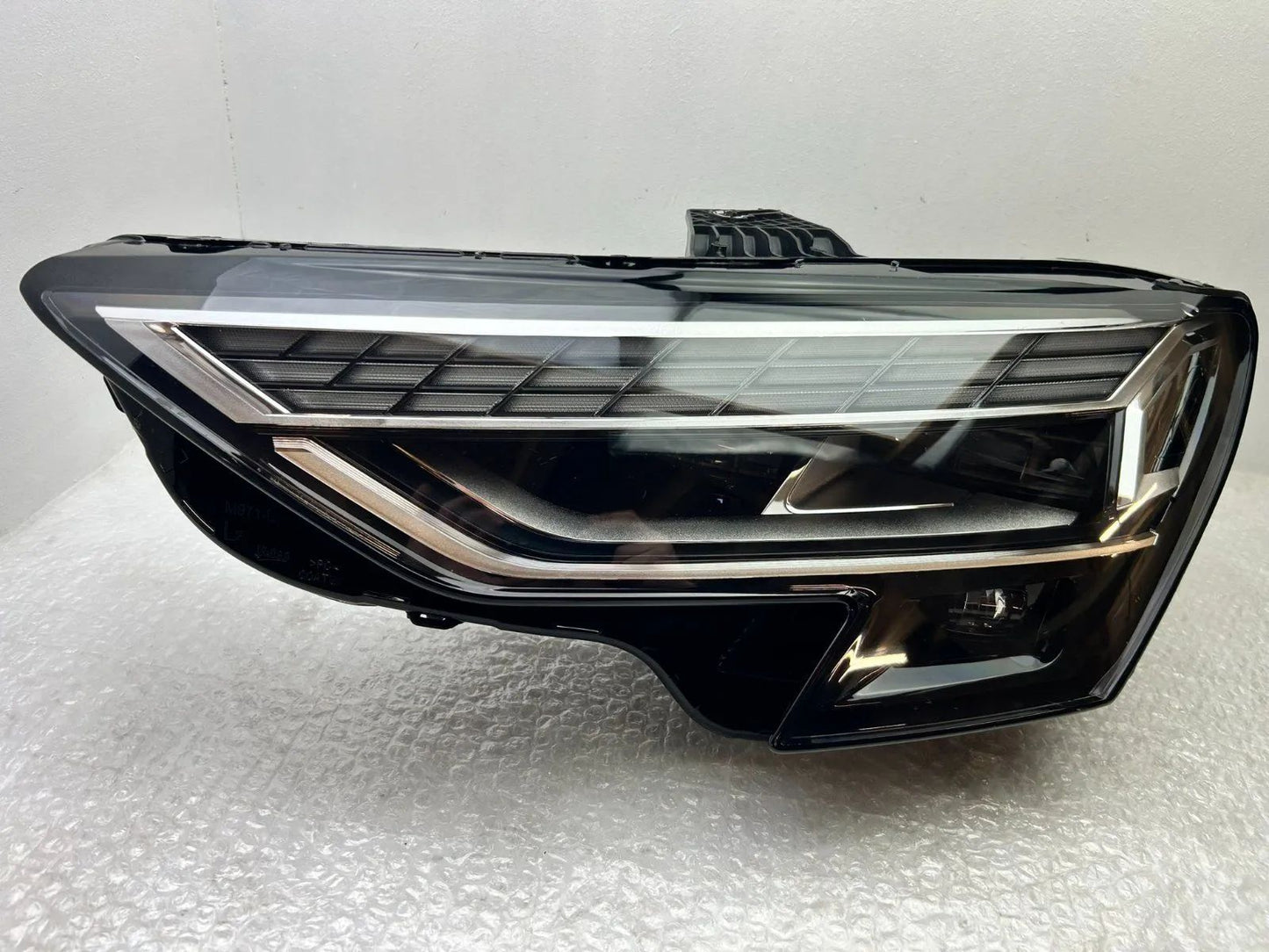 Original Audi A3 8Y LED Scheinwerfer links 8Y0941033D
