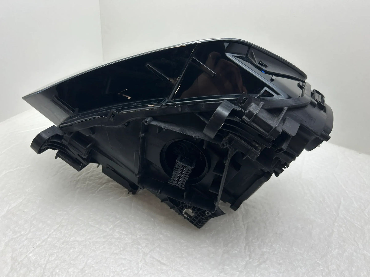 Original Audi Q2 81A Scheinwerfer links 81A941033