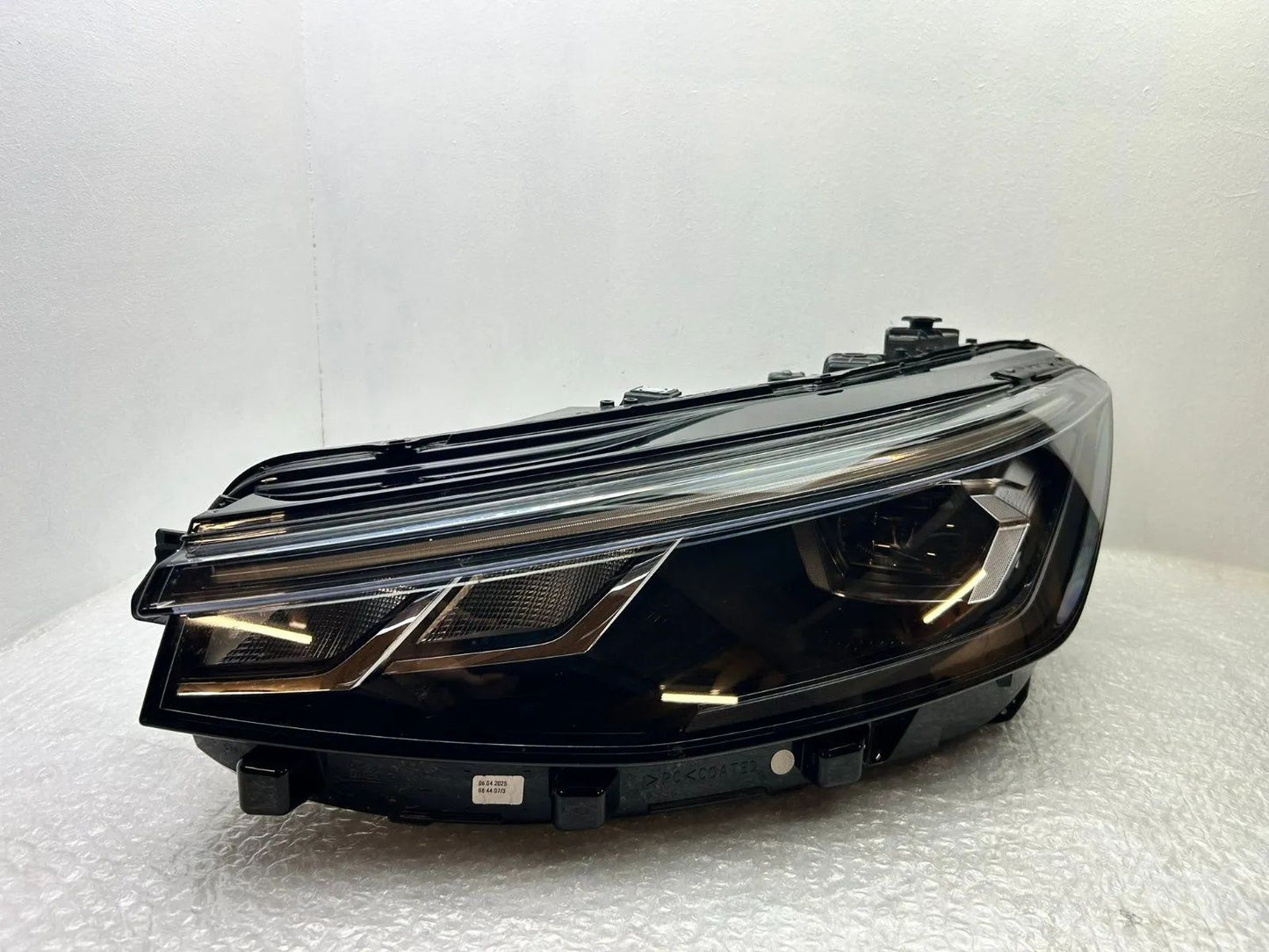 Original VW Passat B9 LED Scheinwerfer links 3J1941005