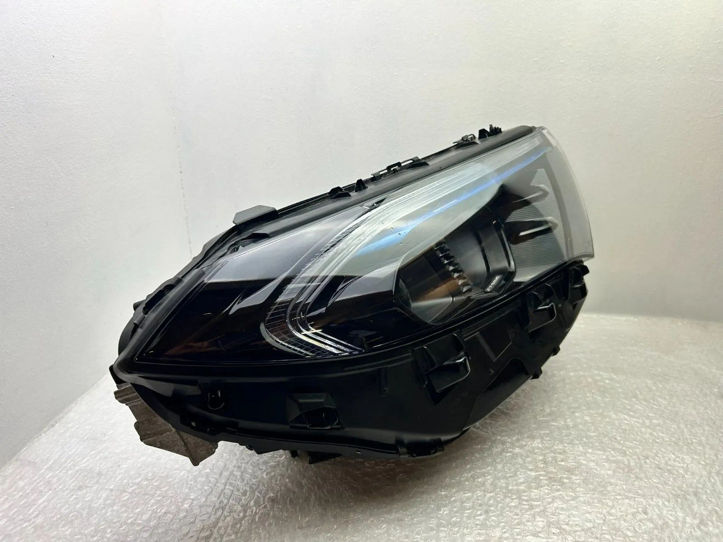 Mercedes EQB EQA W243 LED Scheinwerfer rechts A2439069000