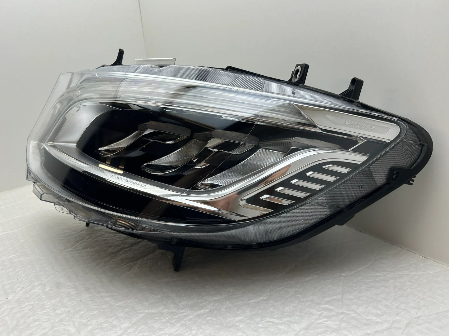 Mercedes W910 Sprinter LED Scheinwerfer links A9109065000