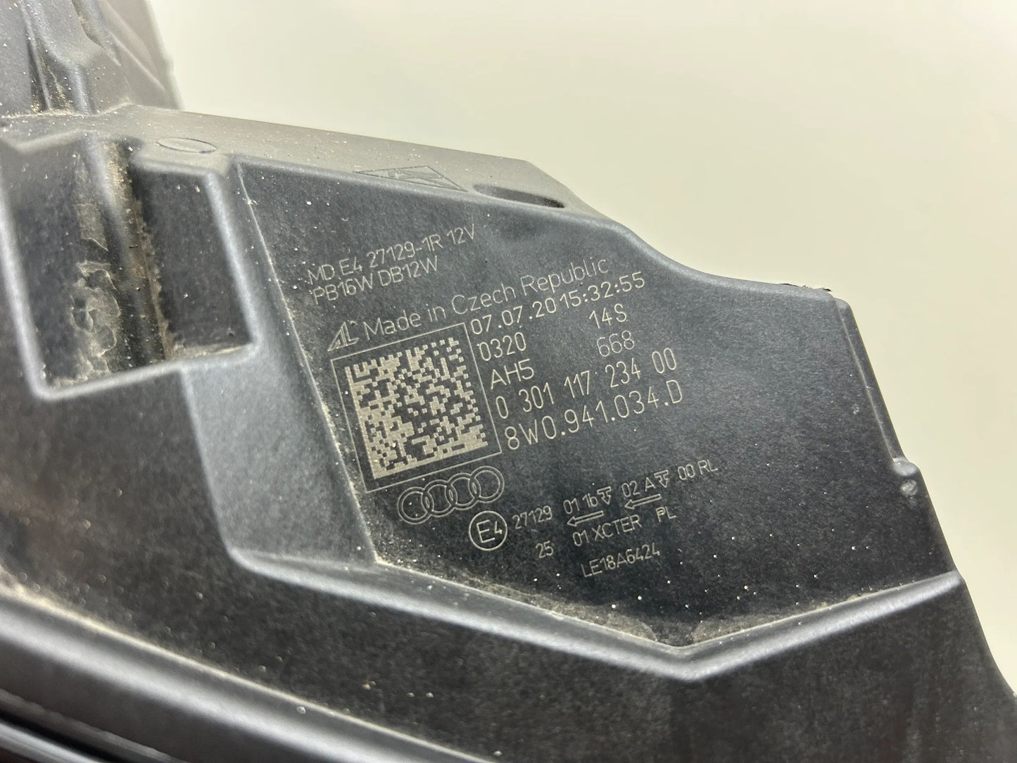 Original Audi A4 B9 8W LED Scheinwerfer rechts 8W0941034D