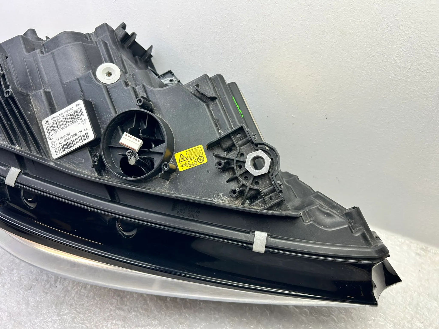 FRONTSCHEINWERFER RECHTS VORNE 9481708