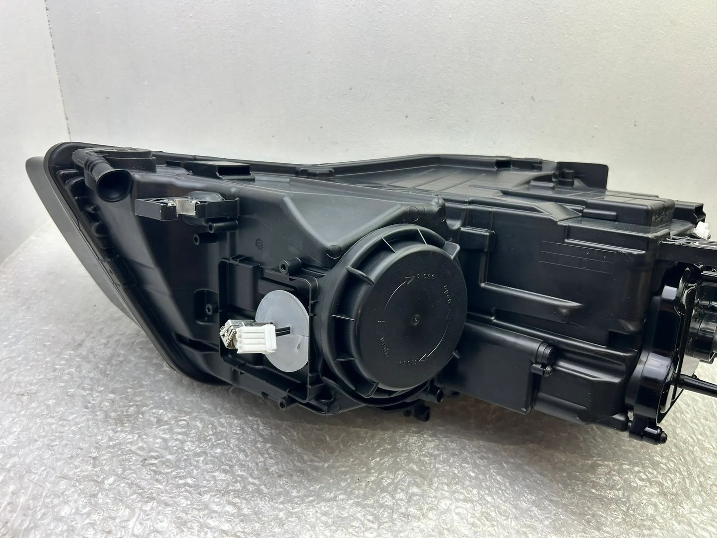 NEU Original Audi A8 4H Xenon Scheinwerfer links 4H0941029AE