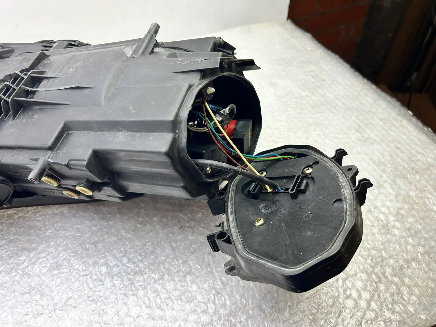 Porsche 911 996 Xenon Scheinwerfer links 99663105701 DEFEKT