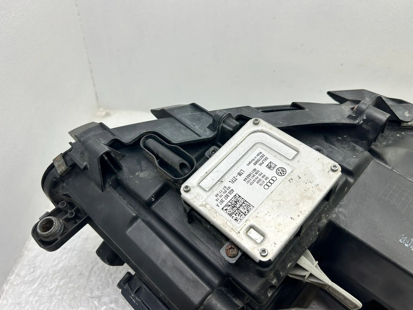 Original VW Touran 1T Xenon Scheinwerfer links 1T1941751E