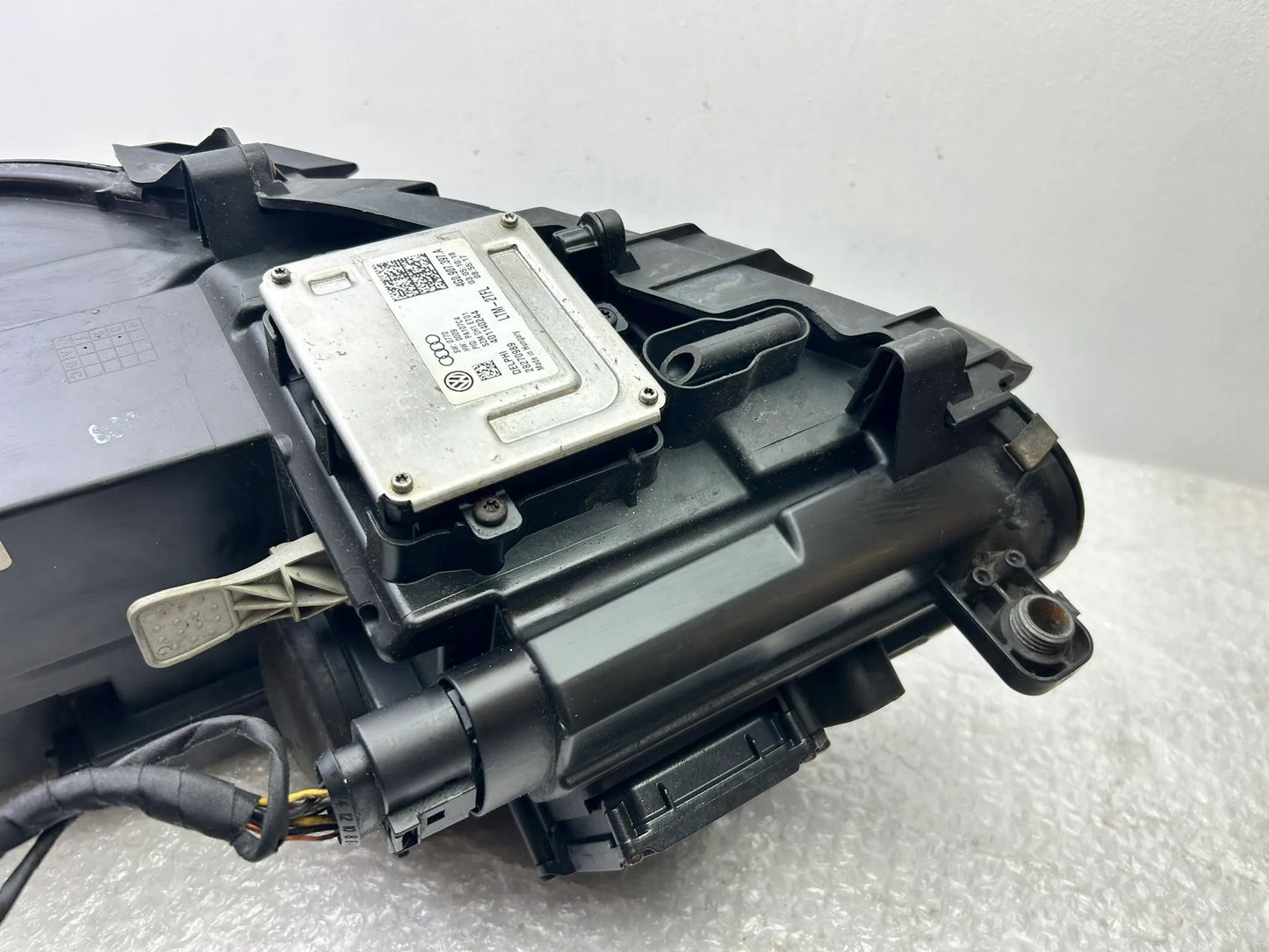 Original VW Touran 1T Xenon Scheinwerfer rechts 1T1941752E