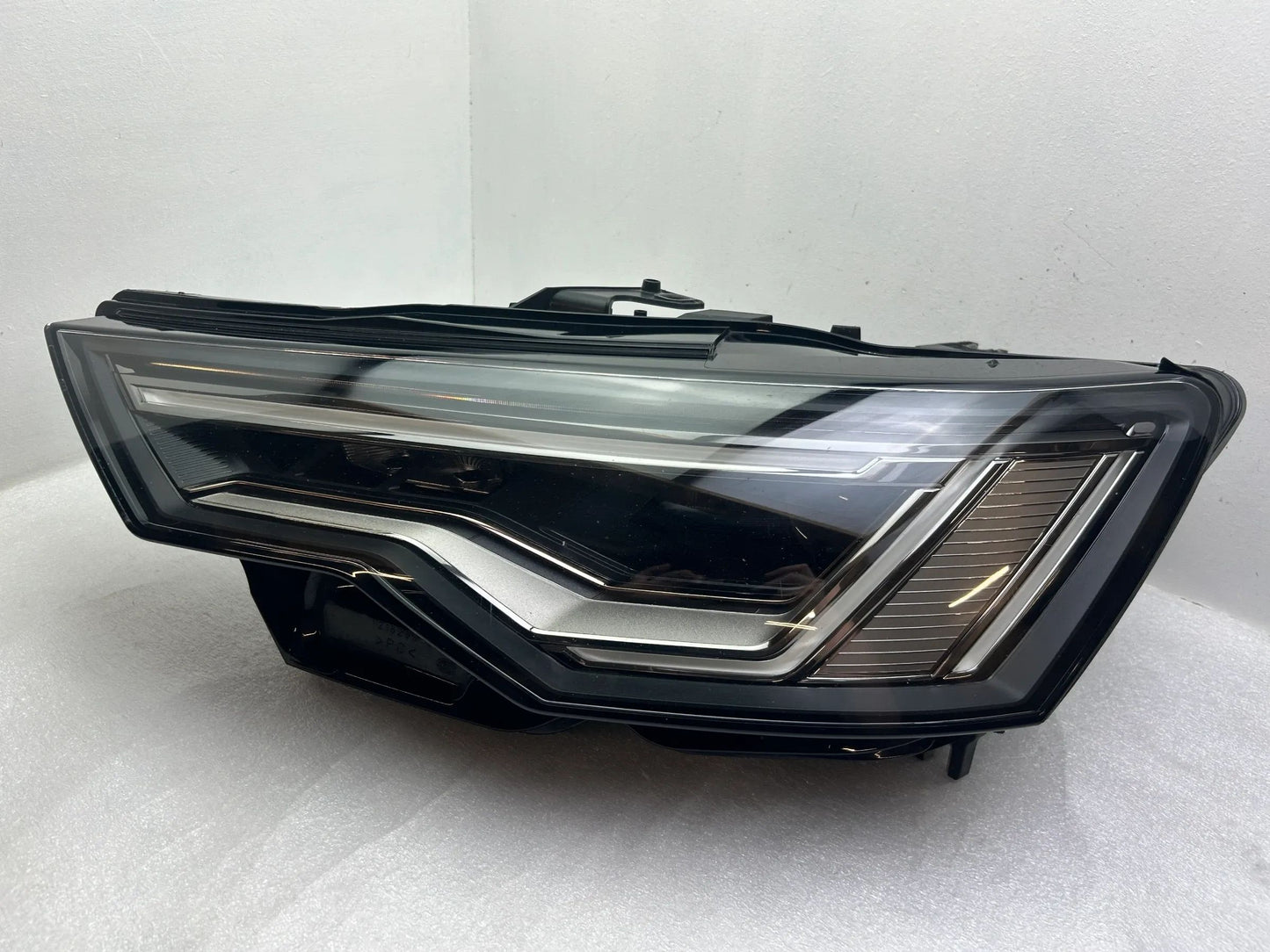 Original Audi A6 C8 4K LED Scheinwerfer links 4K0941039
