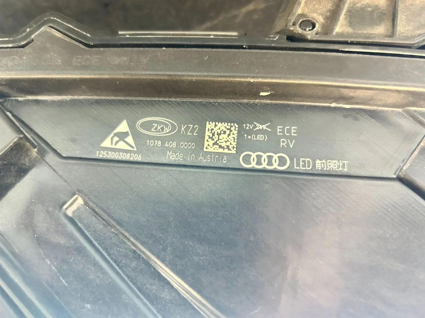 Original Audi Q8 SQ8 LED Matrix Scheinwerfer rechts 4M8941036