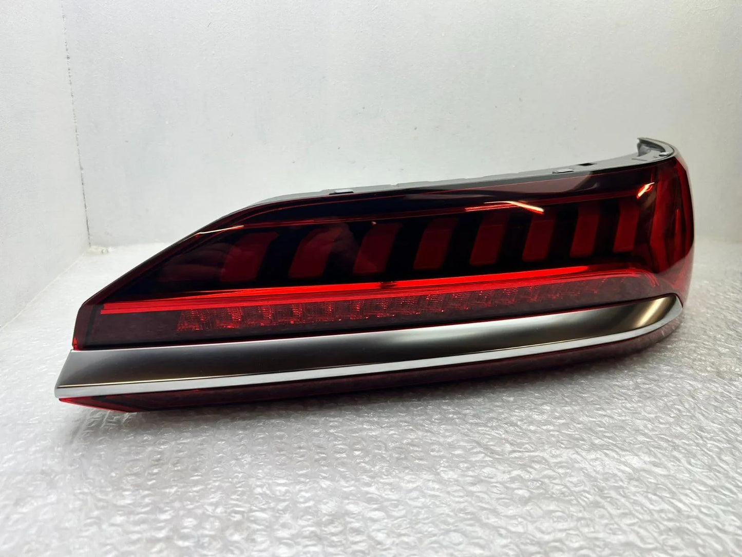Original Audi Q7 4M LED Rückleuchte Rücklicht rechts 4M0945076