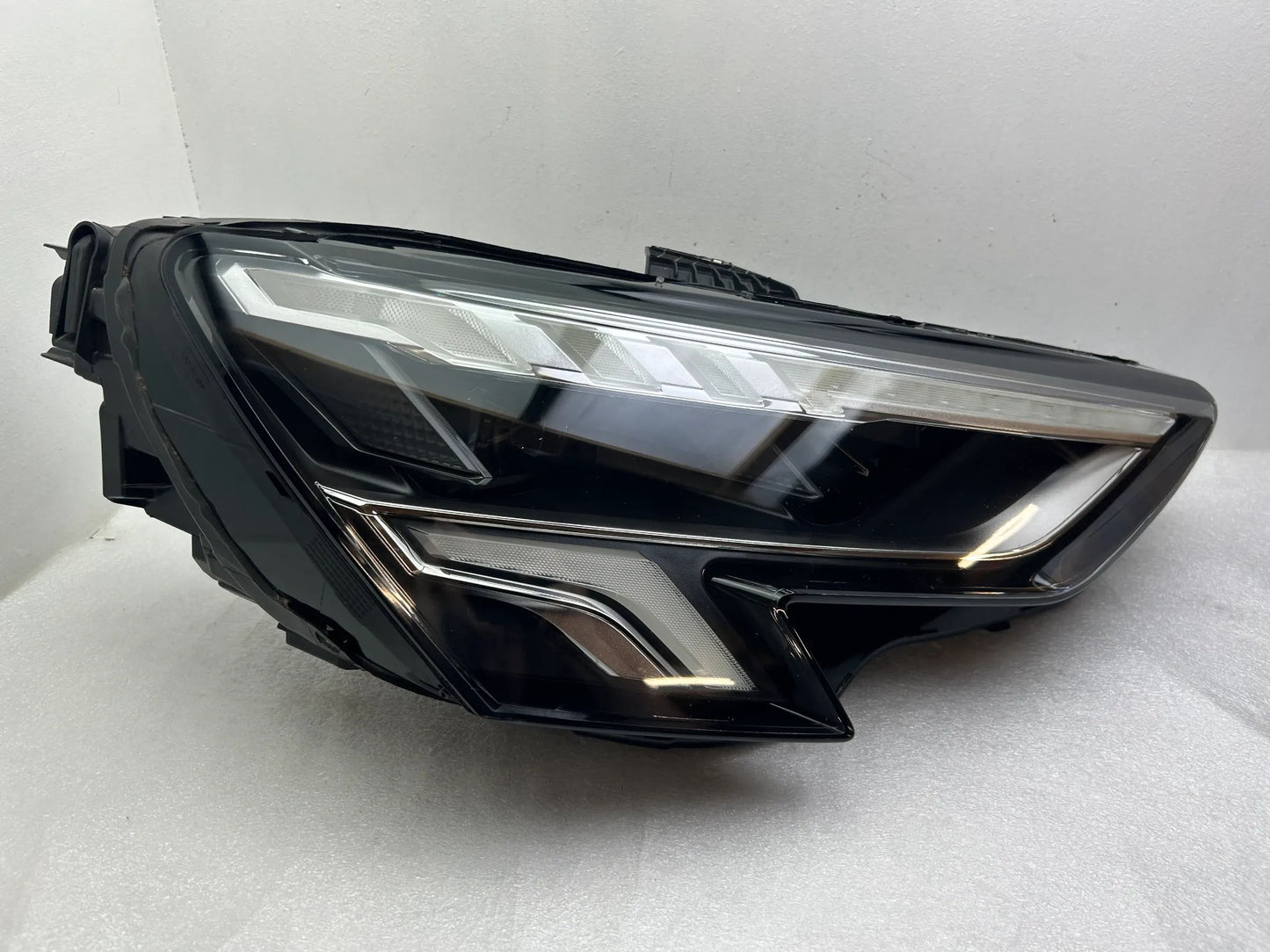 Original Audi A3 S3 8Y LED Scheinwerfer links 8Y0941034