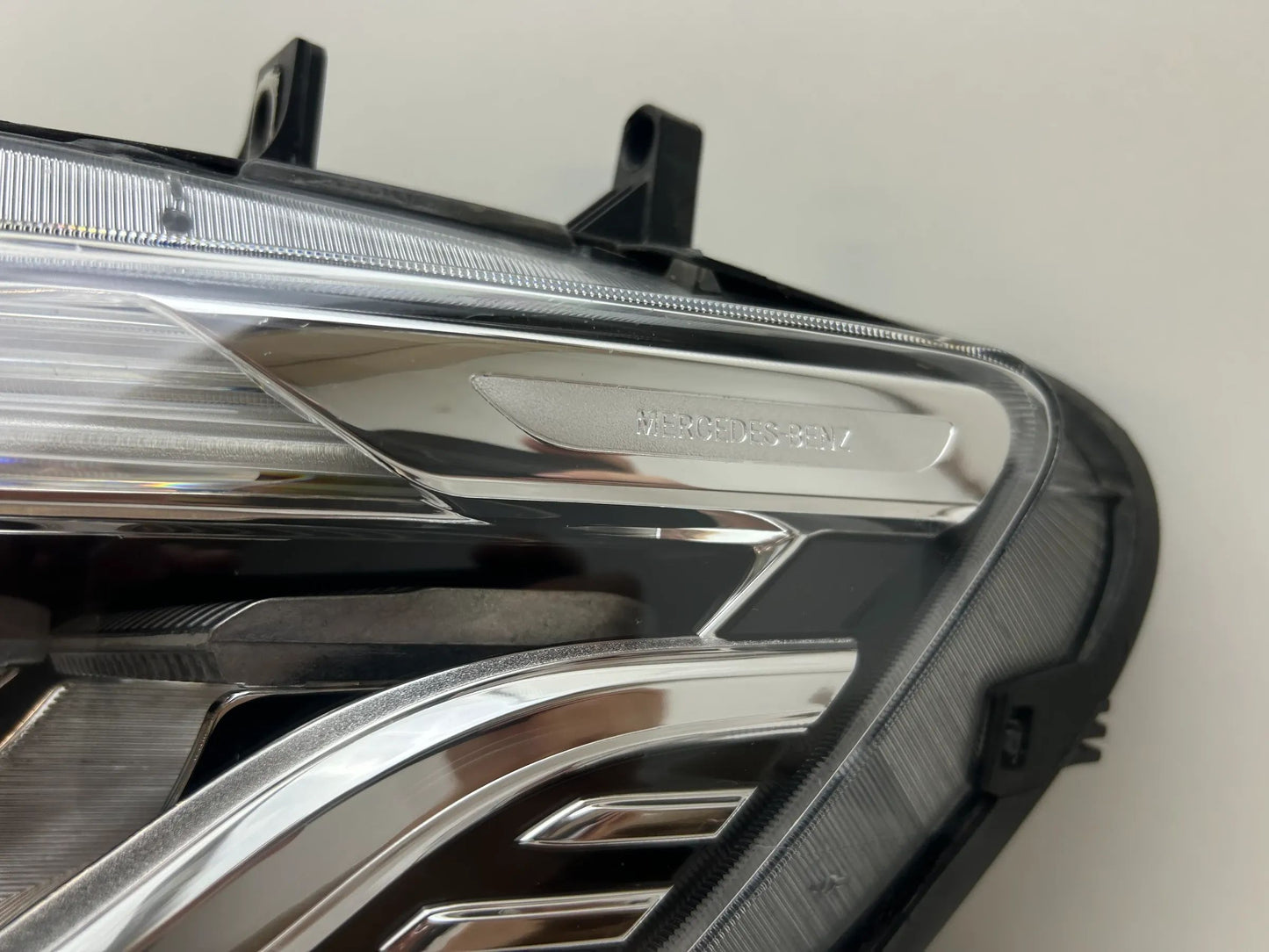 Mercedes W910 Sprinter LED Scheinwerfer links A9109065000