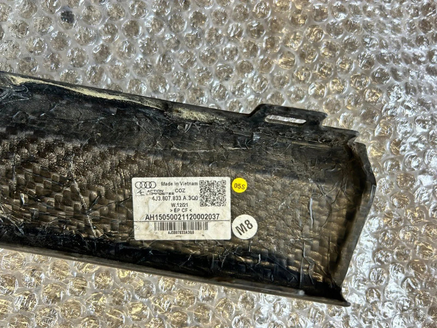 Audi E-tron GT Carbon Blende Leiste Heckstoßstange 4J3807833A 3Q0