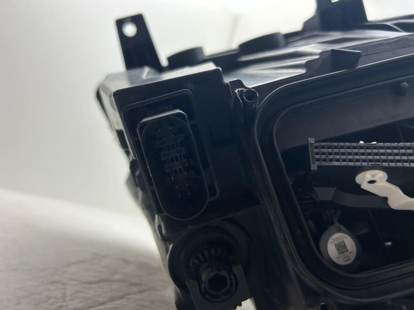 Mercedes W910 Sprinter LED Scheinwerfer links A9109065000