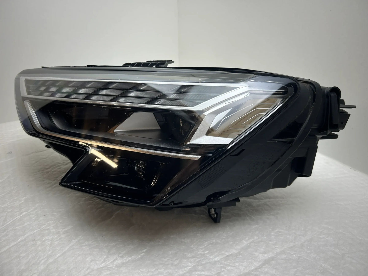 Original Audi A3 8Y LED Scheinwerfer links 8Y0941033D