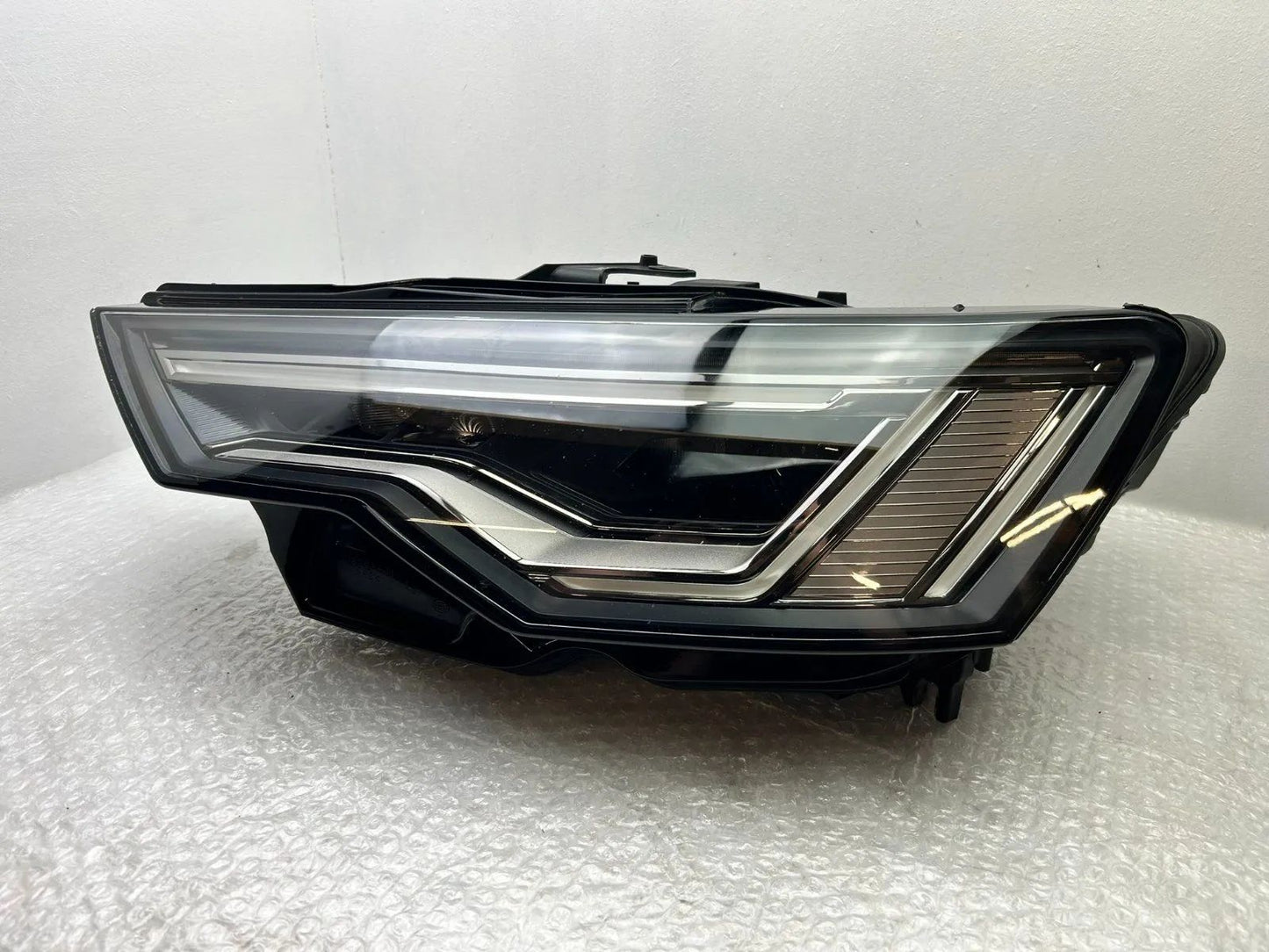 Original Audi A6 C8 4K LED Scheinwerfer links 4K0941039